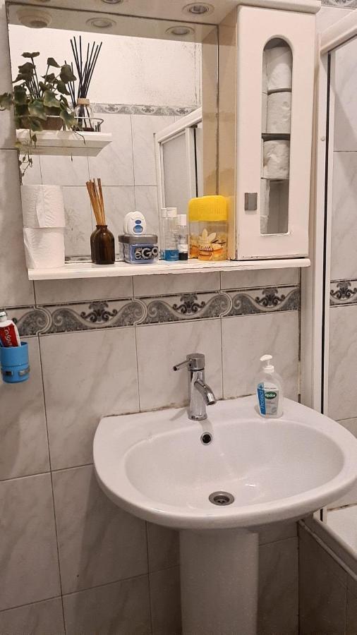 Lovely Room For Rent Odivelas  Bagian luar foto