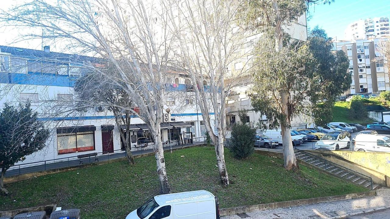 Lovely Room For Rent Odivelas  Bagian luar foto
